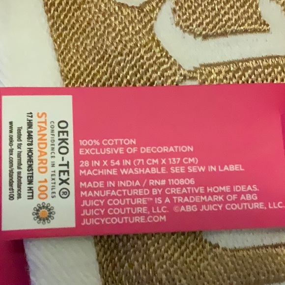 Juicy Couture Gold Embroidered Name Plush Oversised Bath Towel - Picture 4 of 4